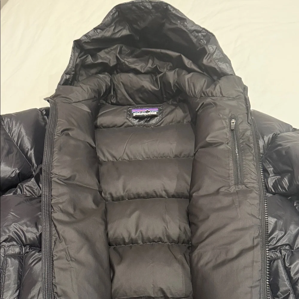 Patagonia Women's Black Puffer Jacket - Picture 3 of 5